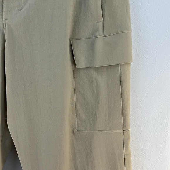 Lululemon Utilitarian Cargo Pants - Picture 3 of 9